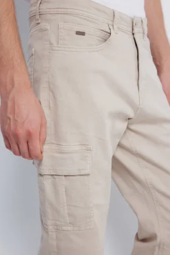 Pantalón cargo lavado slim fit