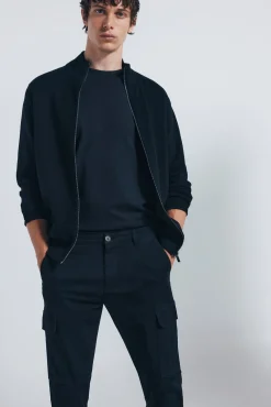 Pantalón cargo slim fit