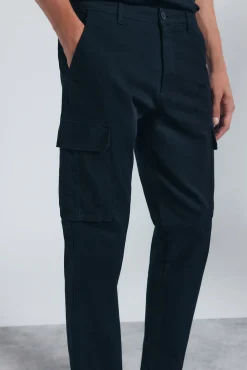 Pantalón cargo slim fit