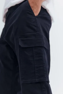 Pantalón cargo slim fit