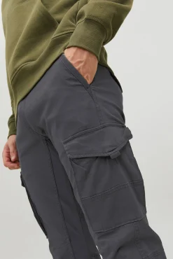 Pantalón cargo slim fit