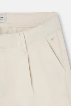 Pantalón chino casual pinzas