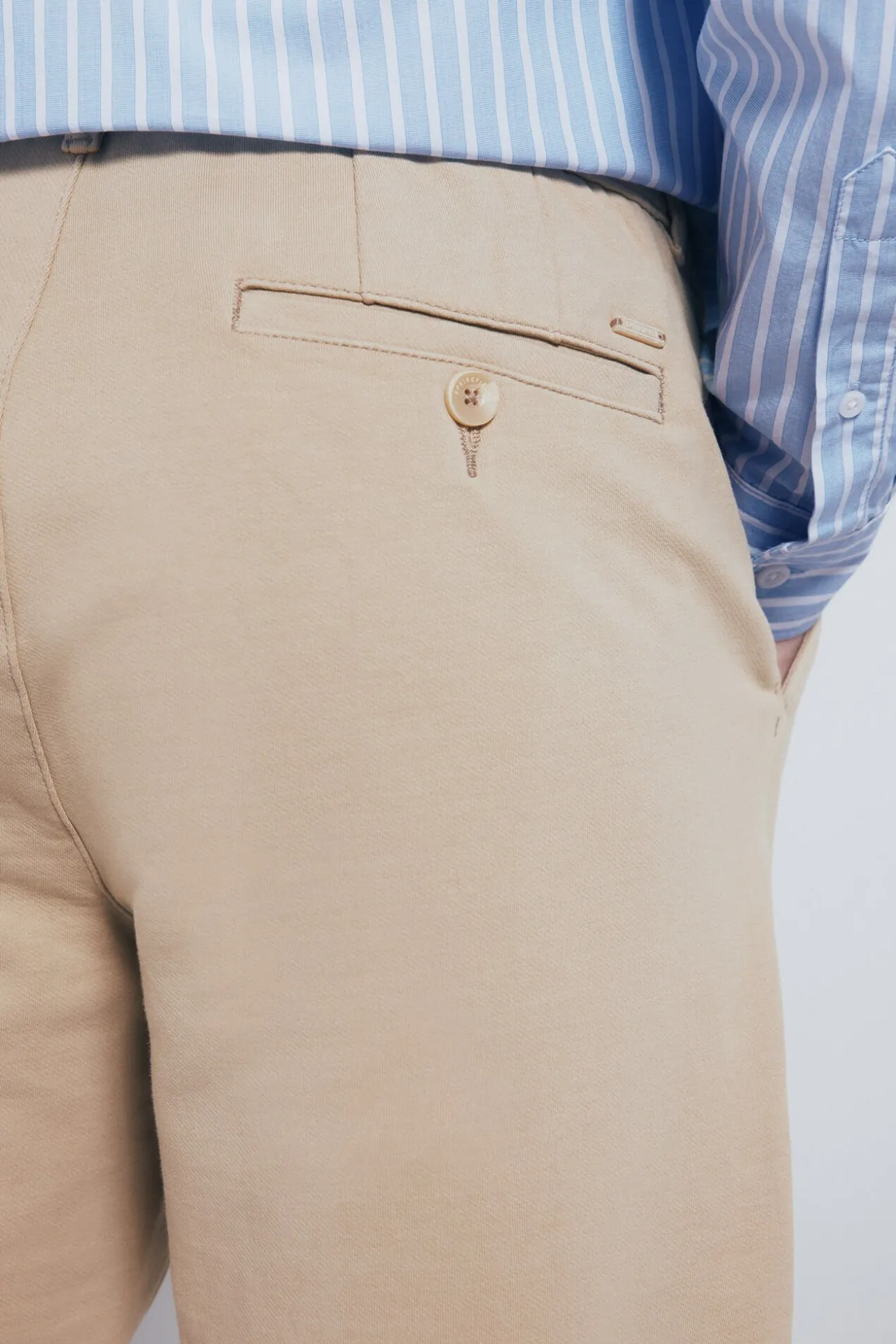 Pantalón chino comfort slim fit