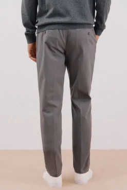 Pantalón chino confort tapered fit