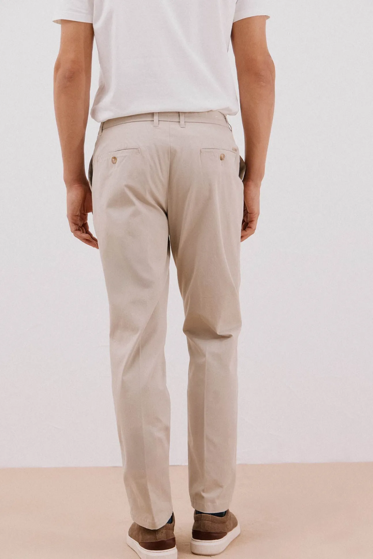 Pantalón chino confort tapered fit