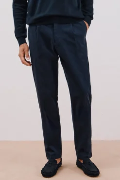 Pantalón chino confort tapered fit