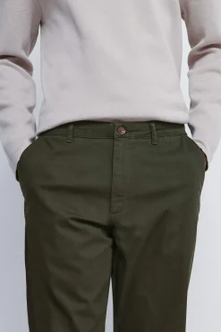 Pantalón chino dobby comfort fit