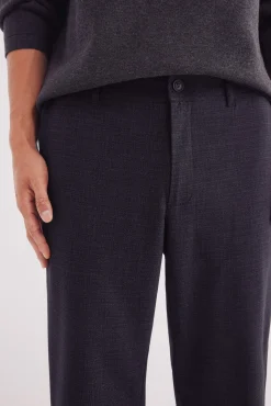 Pantalón chino jogger estructura