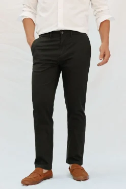 Pantalón chino ligero regular fit