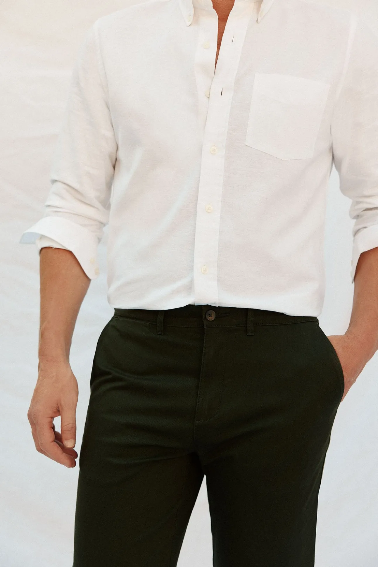 Pantalón chino ligero regular fit