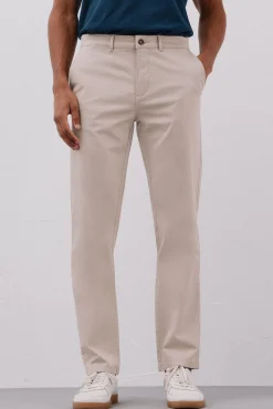 Pantalón chino ligero regular fit