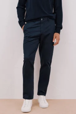 Pantalón chino ligero regular fit