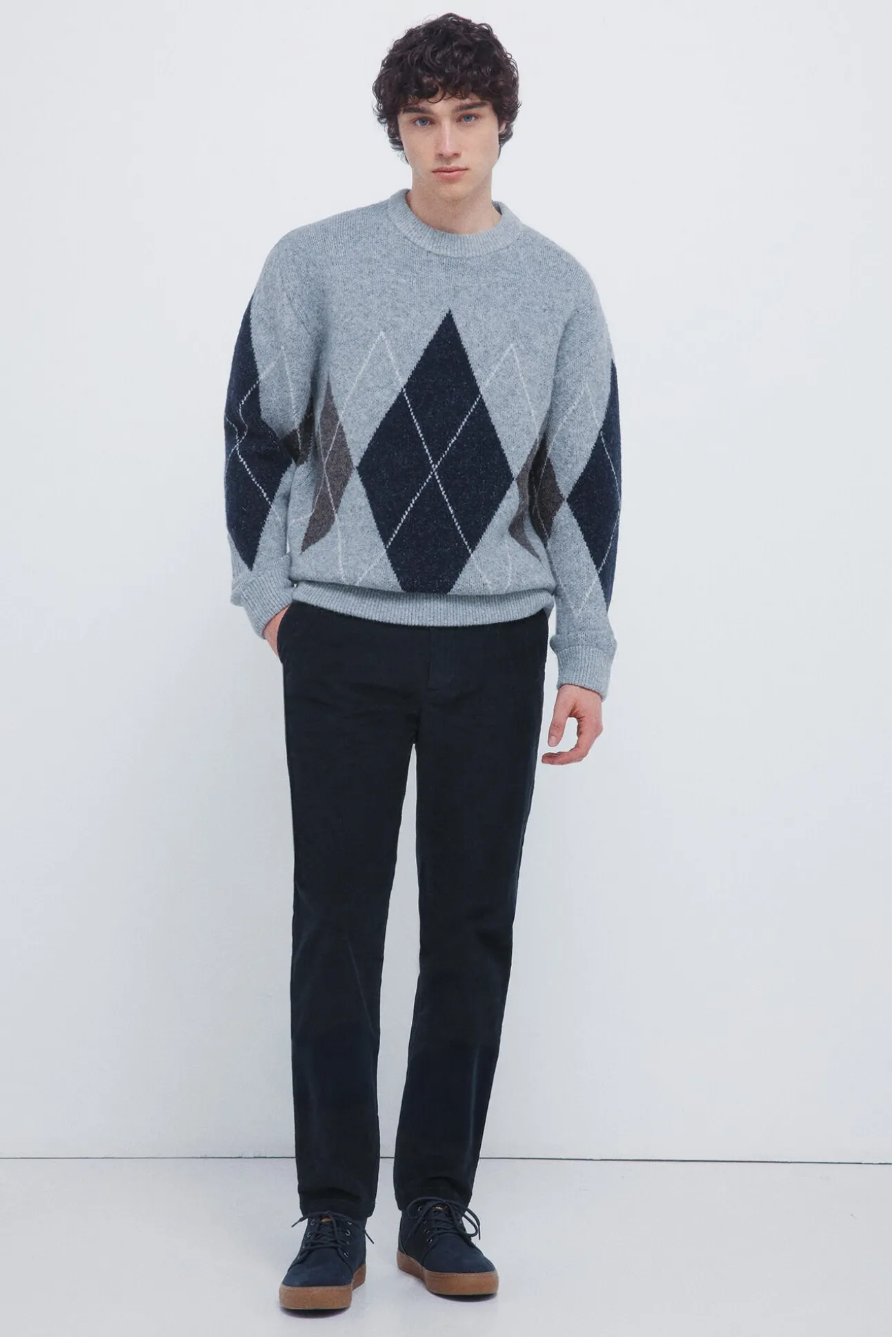 Pantalón chino micro pana slim fit