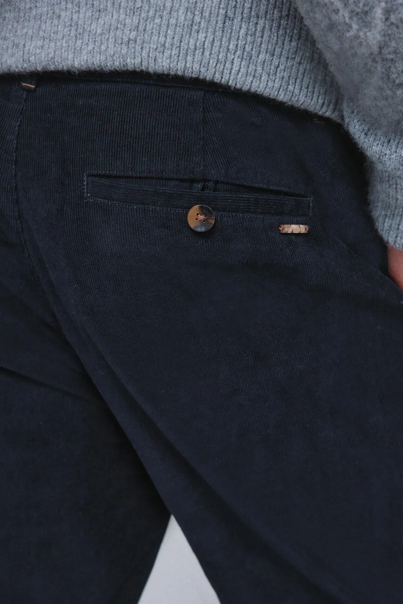 Pantalón chino micro pana slim fit