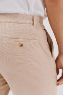 Pantalón chino pana