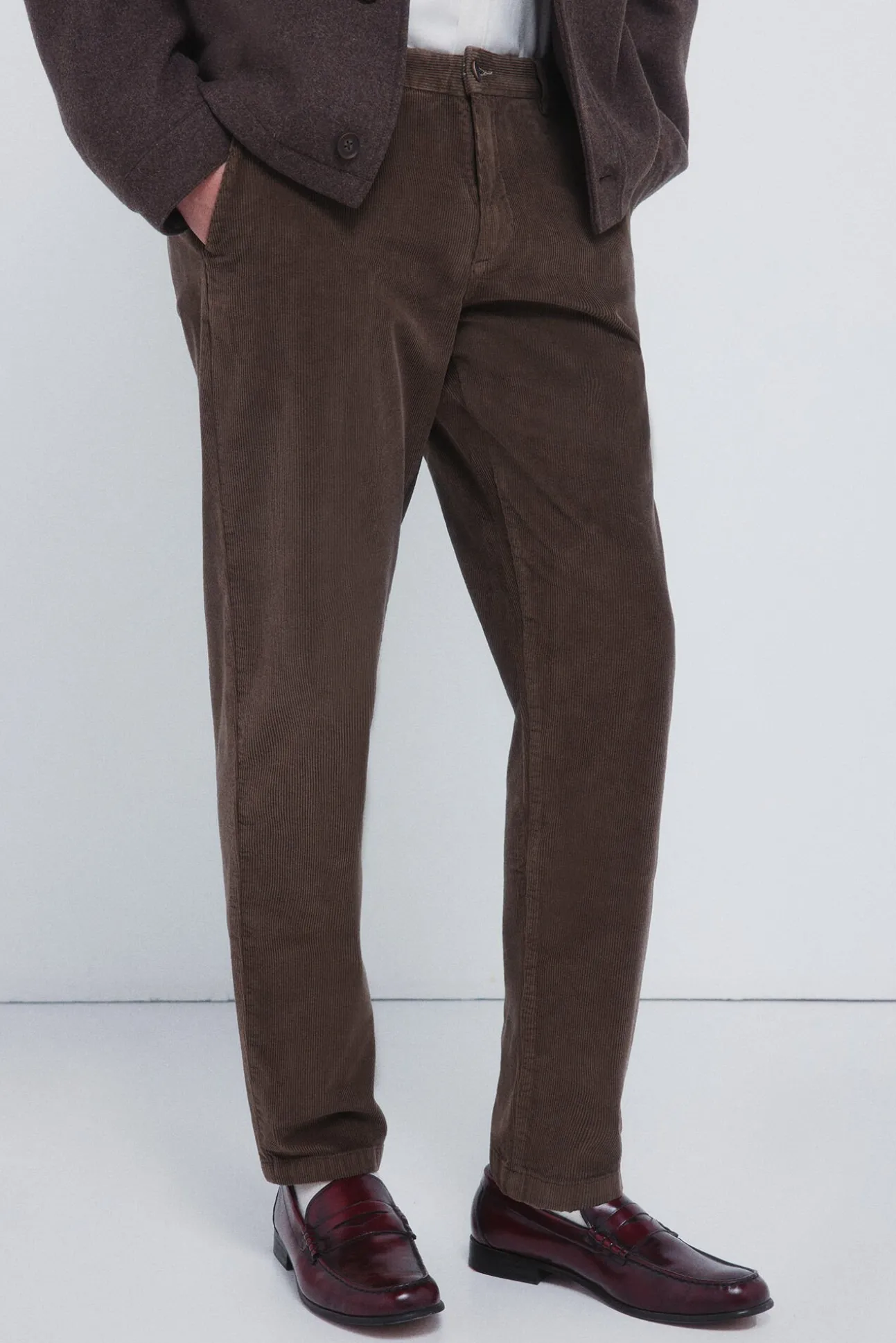 Pantalón chino pana lavada comfort slim fit