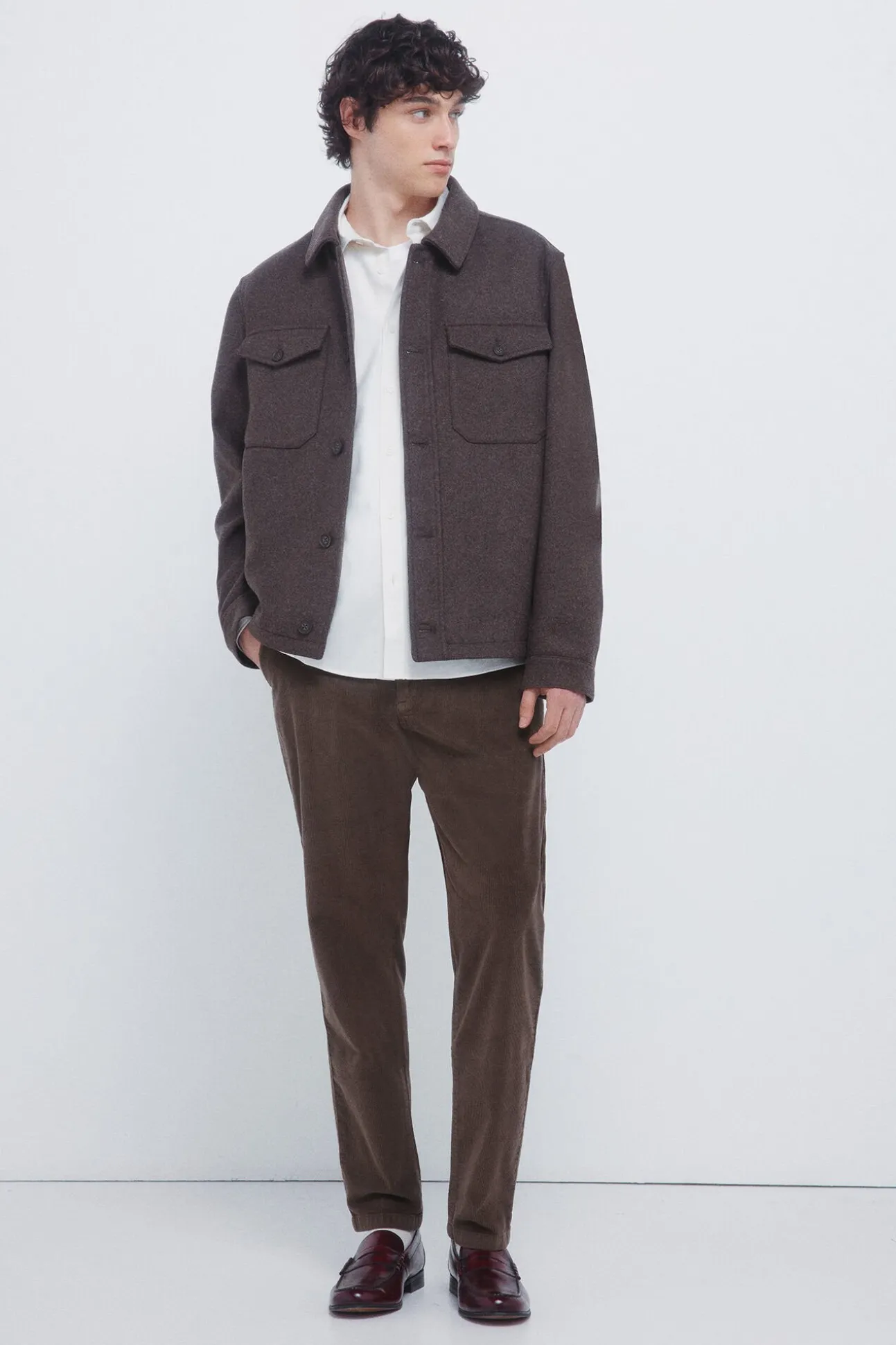 Pantalón chino pana lavada comfort slim fit