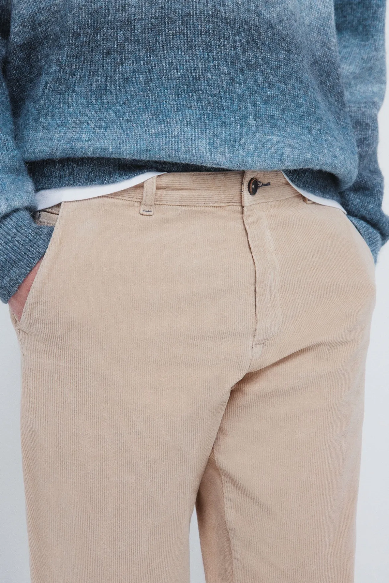 Pantalón chino pana lavada comfort slim fit