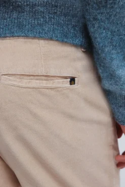 Pantalón chino pana lavada comfort slim fit