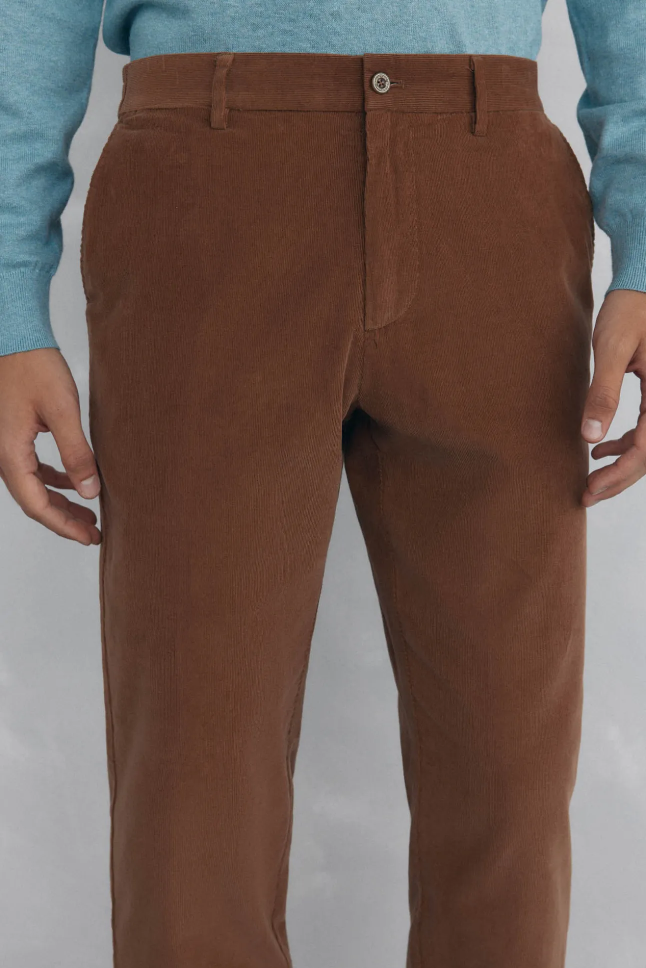 Pantalón chino pana ligera slim fit