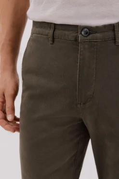 Pantalón chino regular fit