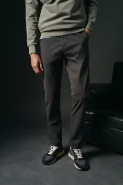 Pantalón chino slim