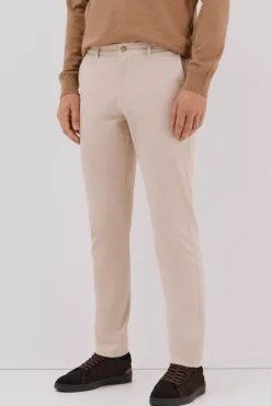 Pantalón chino slim fit