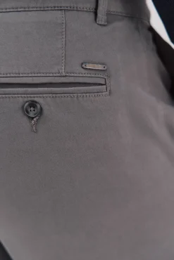 Pantalón chino slim fit