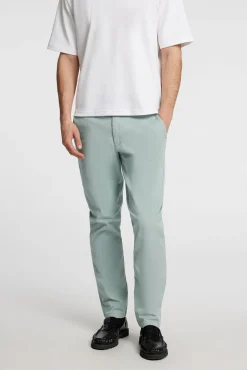 Pantalón chino Slim Fit confeccionado con algodón orgánico