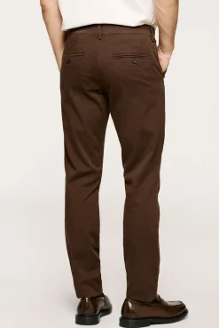 Pantalón chino Slim Fit confeccionado con algodón orgánico