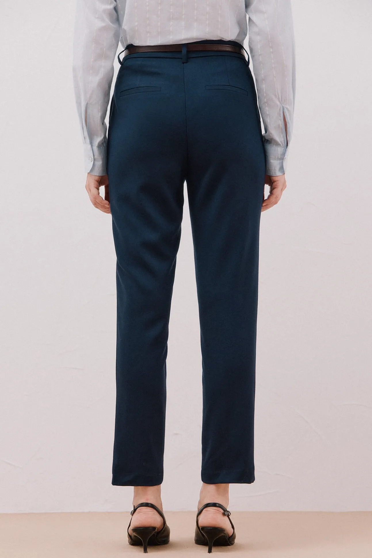 Pantalón de vestir con cinturón