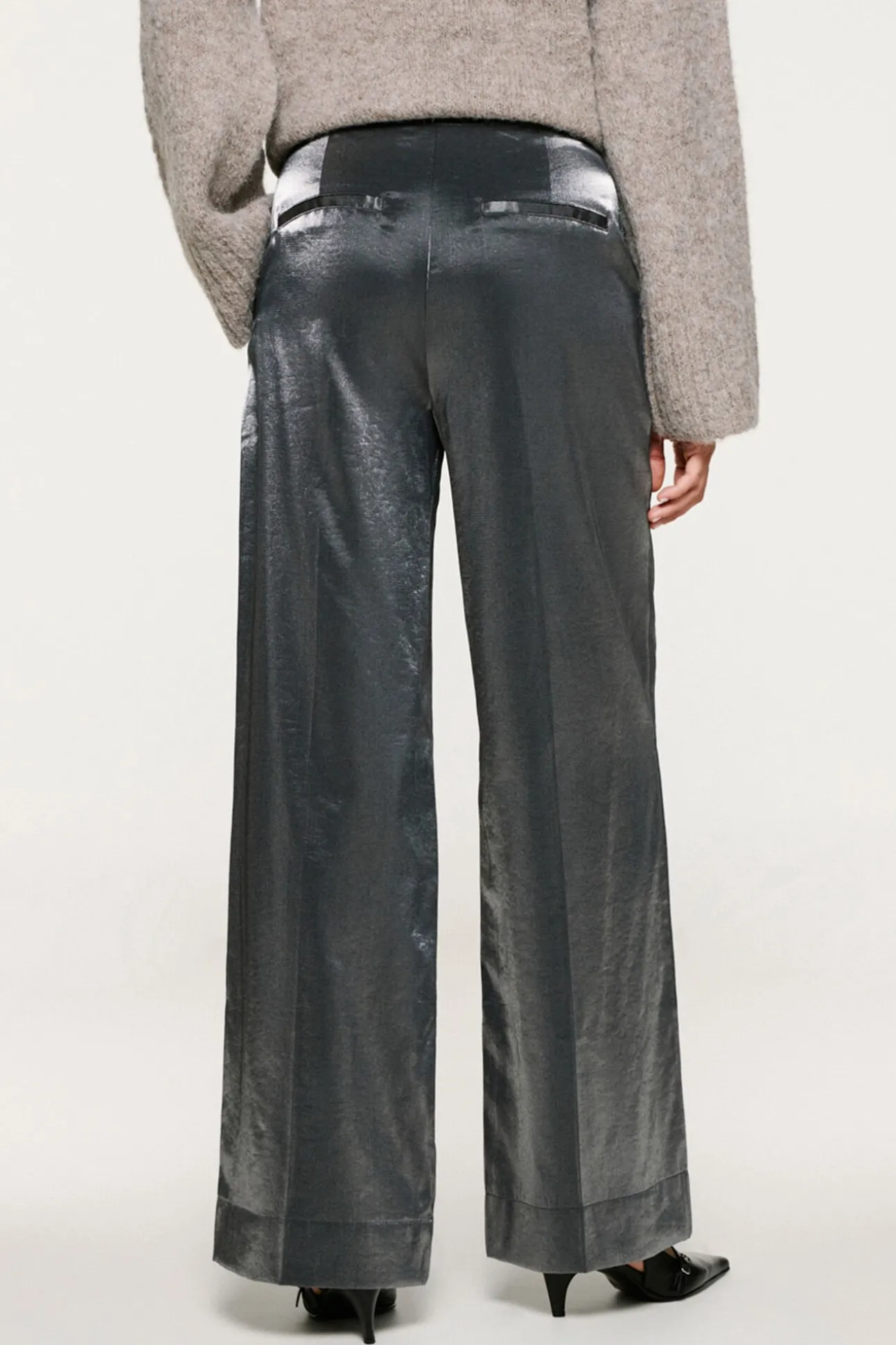 Pantalón efecto metalizado