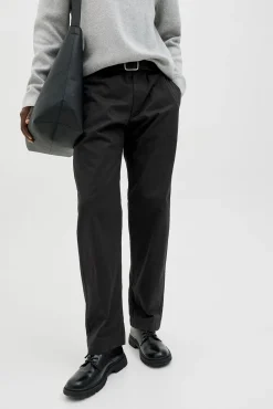 Pantalón estilo chino