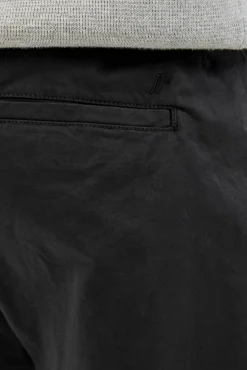 Pantalón estilo chino