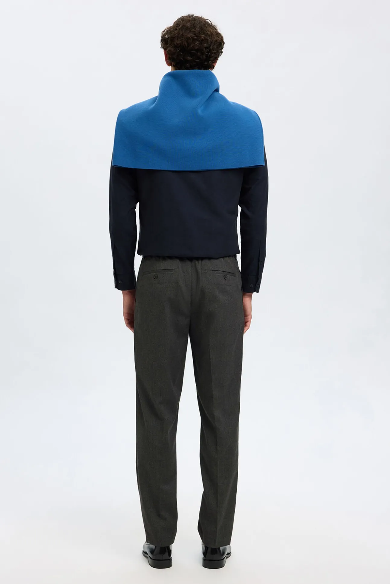 Pantalón informal con pinza