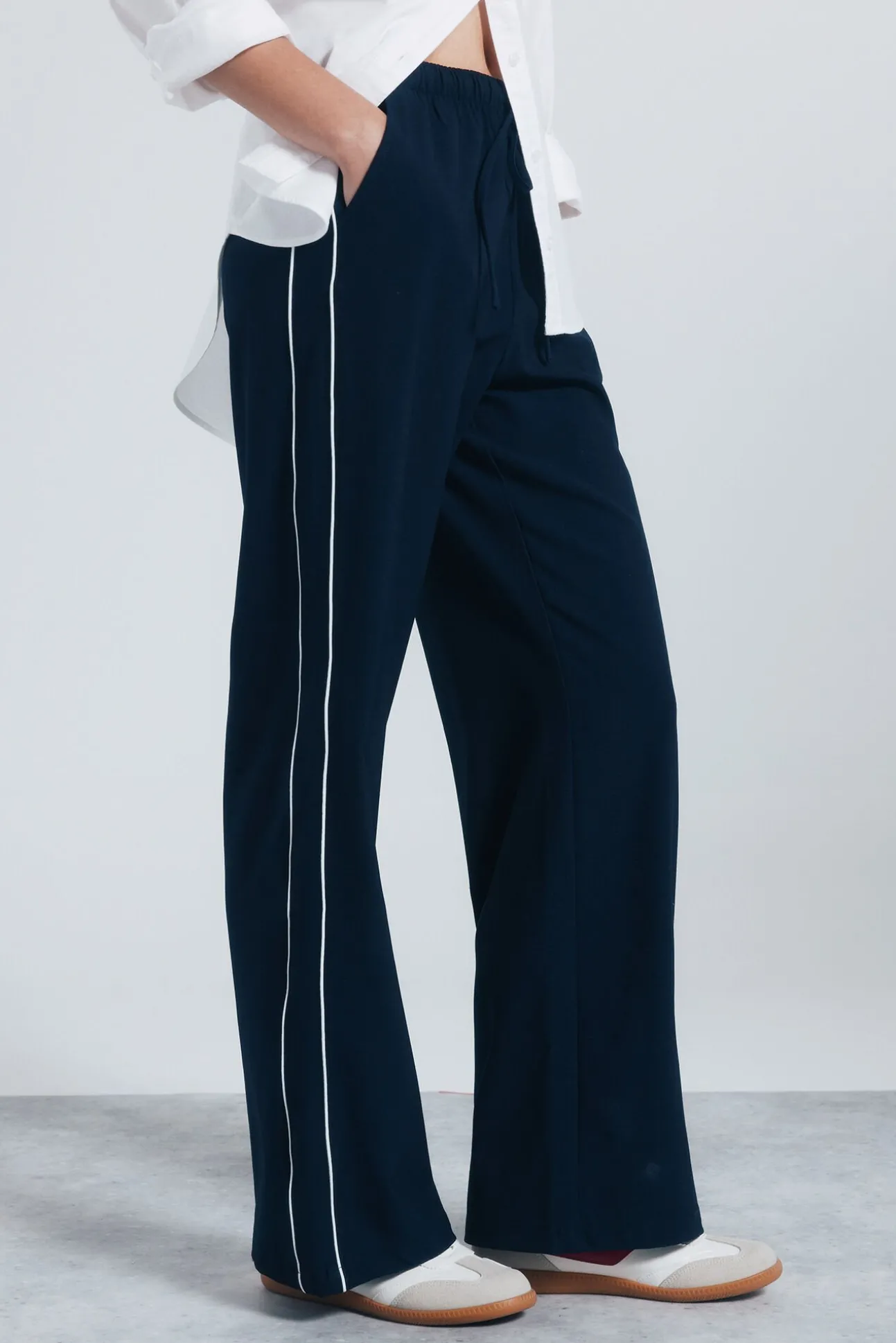 Pantalón jogger rayas lateral