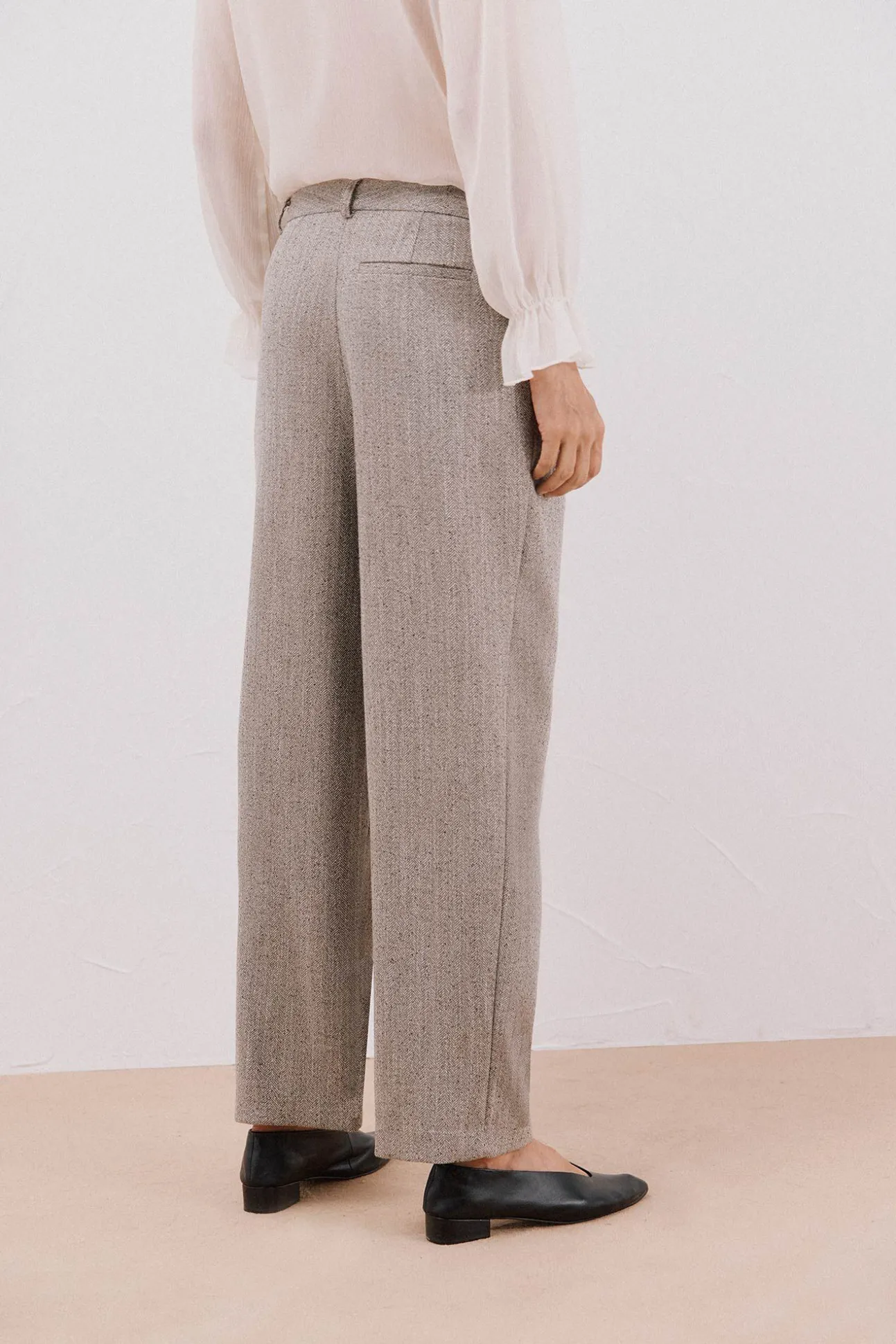 Pantalón largo ancho con doble pinza