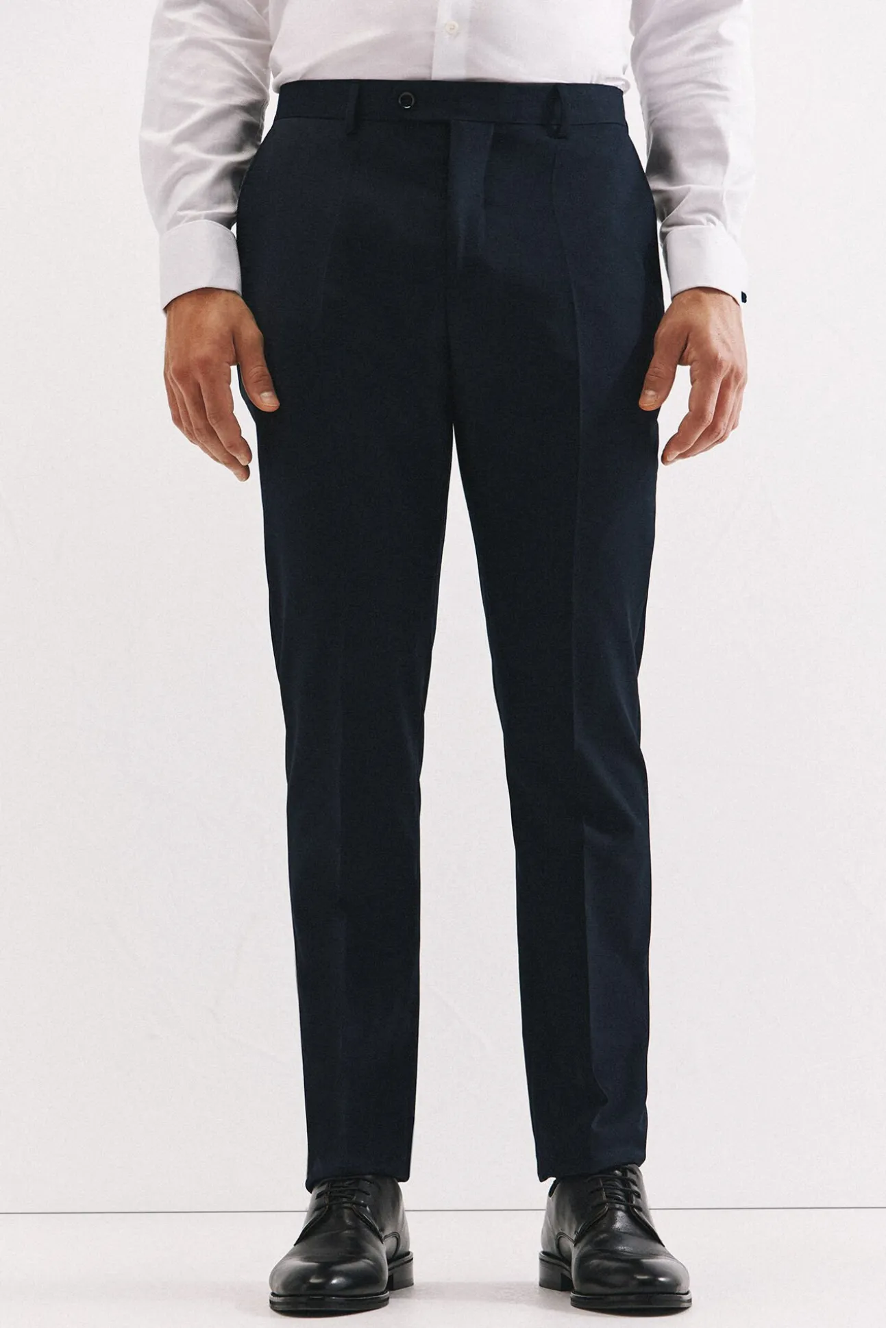 Pantalón marino slim fit