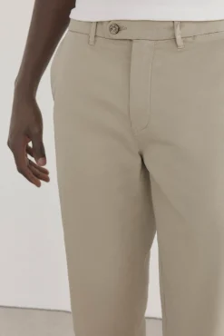 Pantalón premium chino ligero regular fit