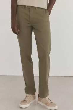 Pantalón premium chino ligero slim fit