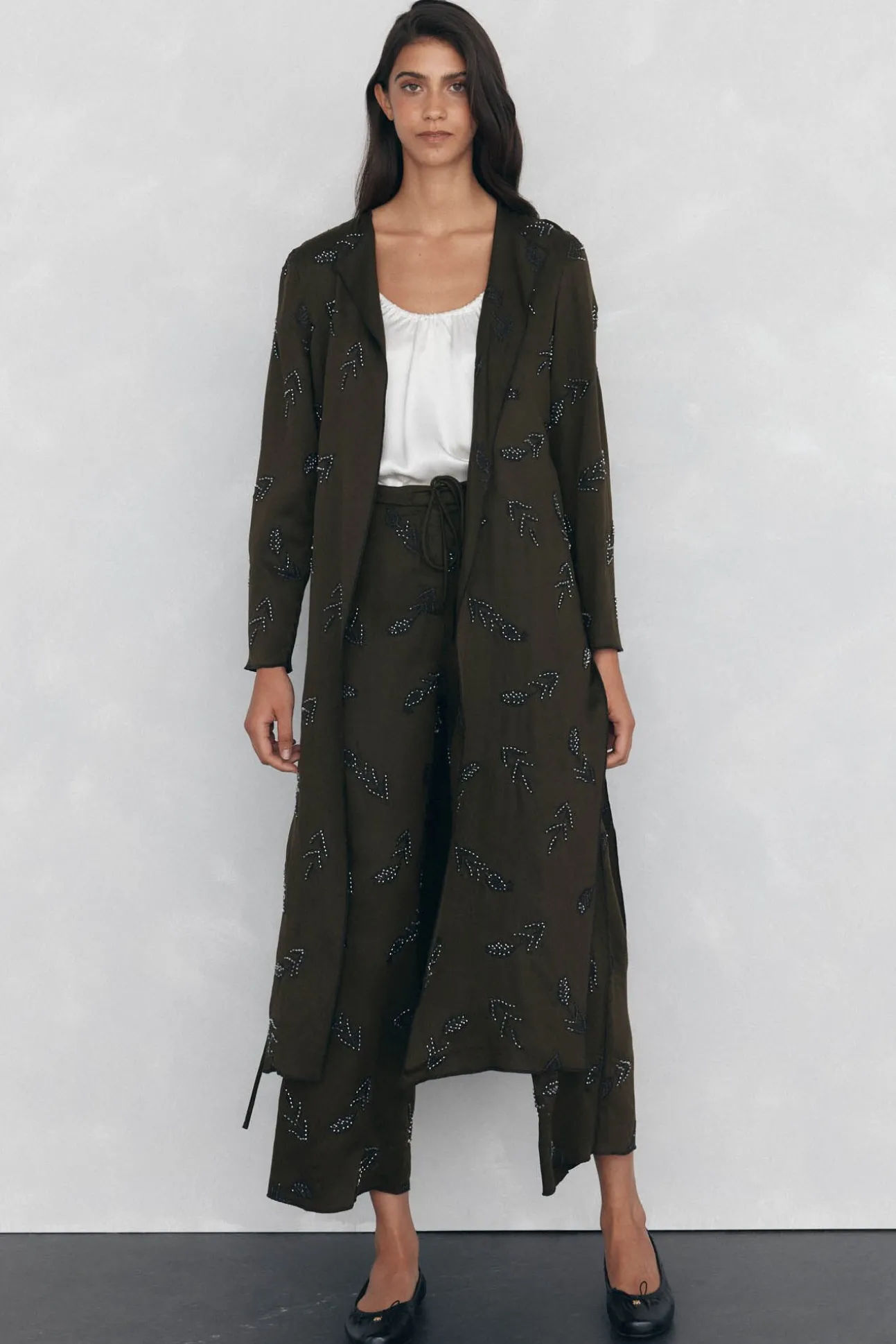 Pantalón recto bordado