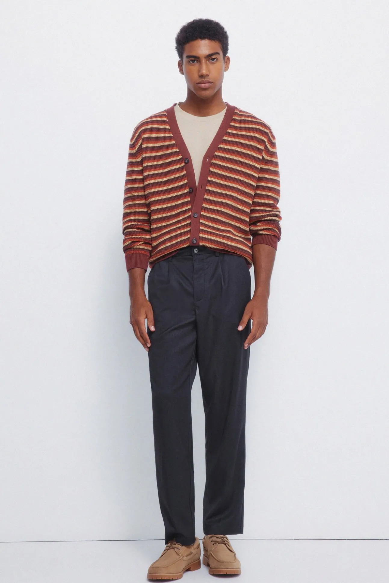 Pantalón recto pliegues wide straight fit