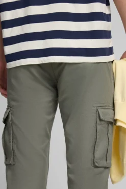 Pantalón sport cargo casual