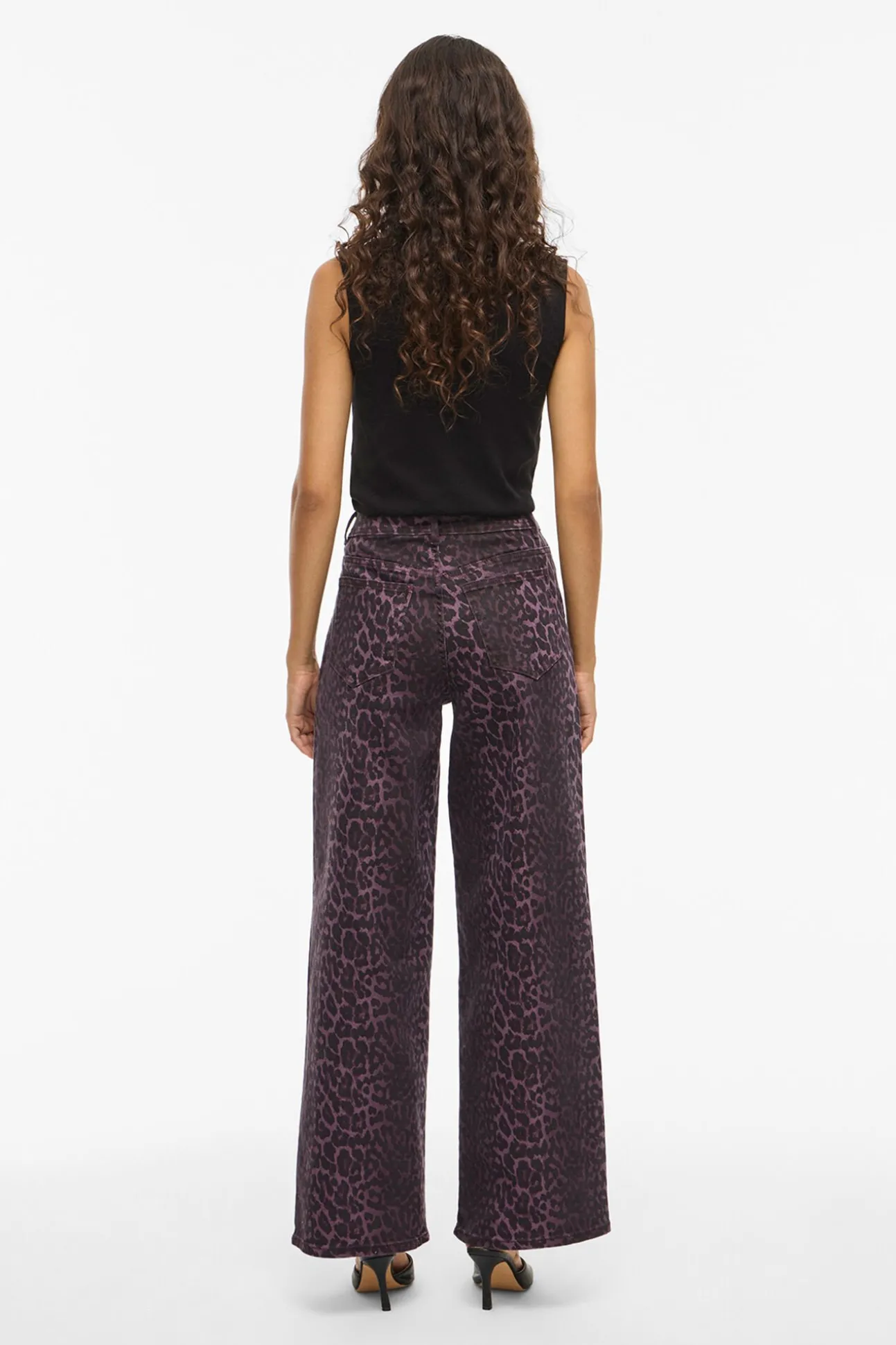 Pantalón vaquero estampado leopardo