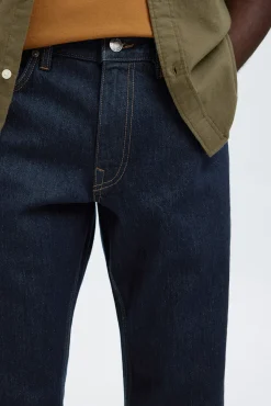 Pantalón vaquero Slim Fit.