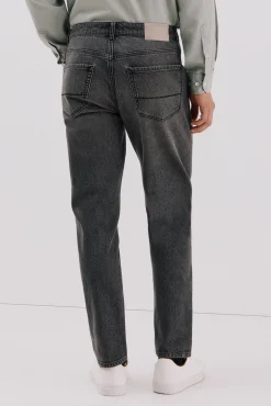 Pantalón vaquero tapered fit