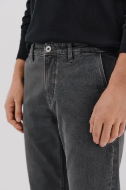 Pantalón vaquero tapered fit