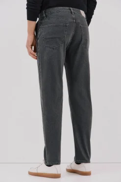Pantalón vaquero tapered fit