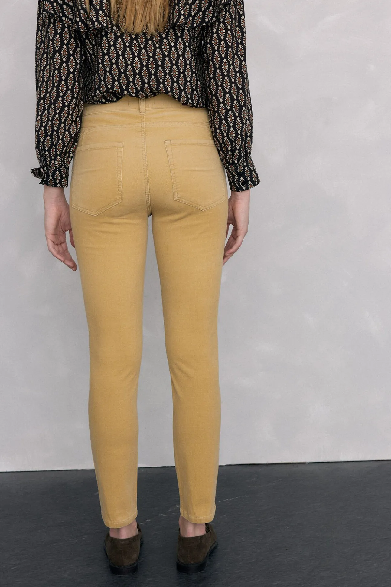 Pantalones pana push up