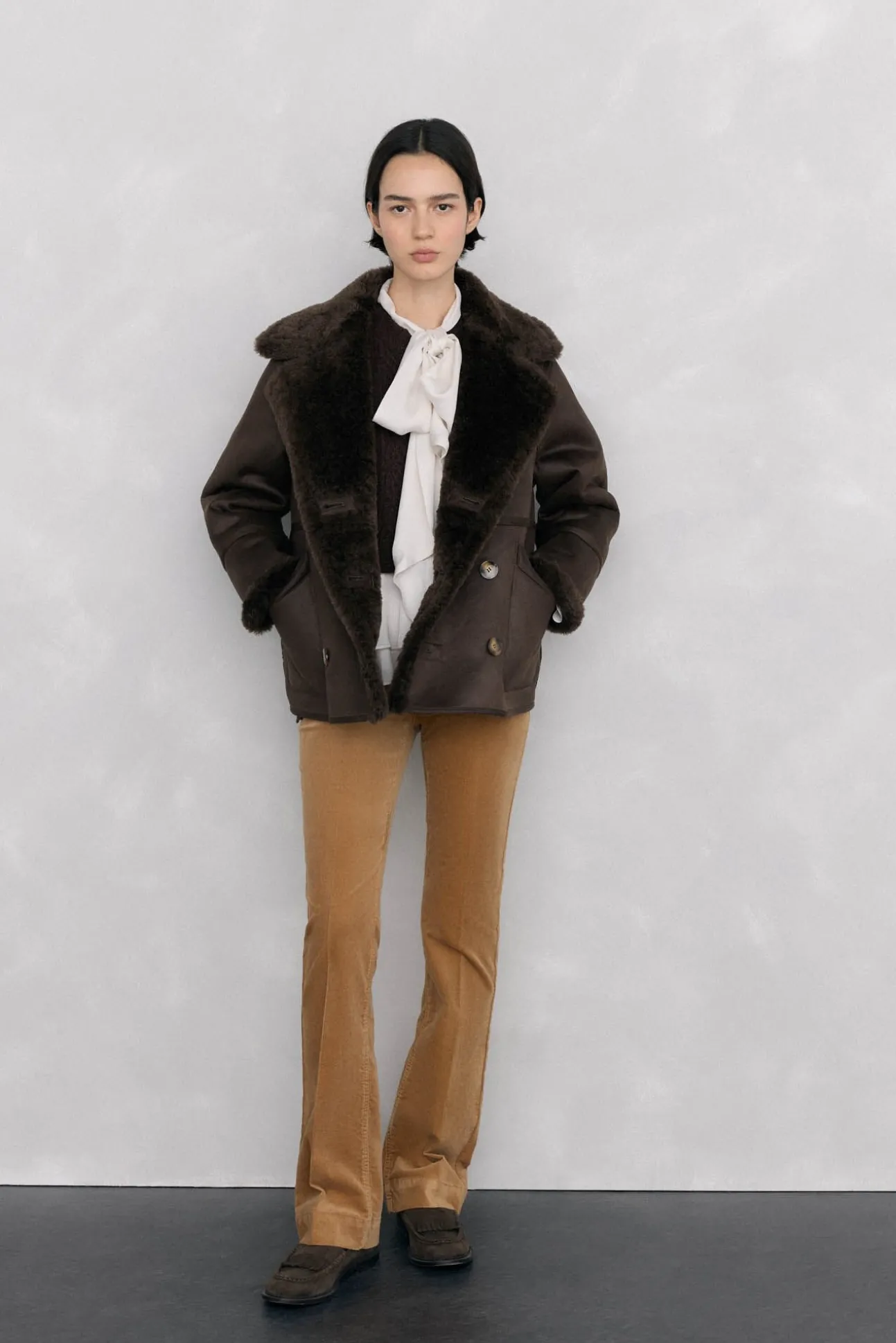 Pantalones terciopelo push up flare